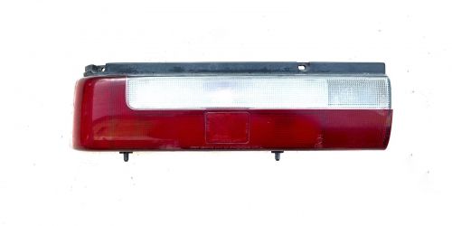 1983-1996 Suzuki Swift GTI - Bal oldali hátsó lámpa /Gyári/ 3-5 ajtós modellekhez.
Eredeti Suzuki alkatrész: 35670-60E10
Foglalat nélkül. 10000Ft